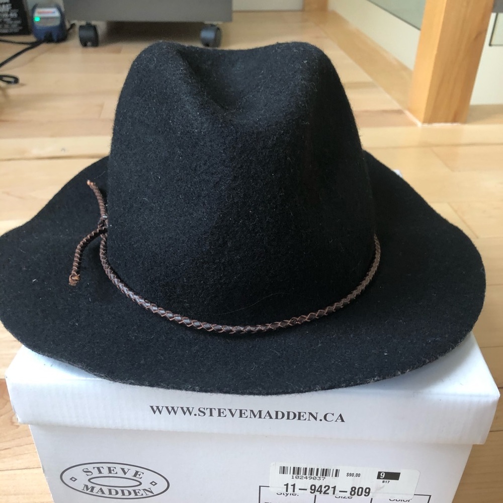 Cute fall hat!